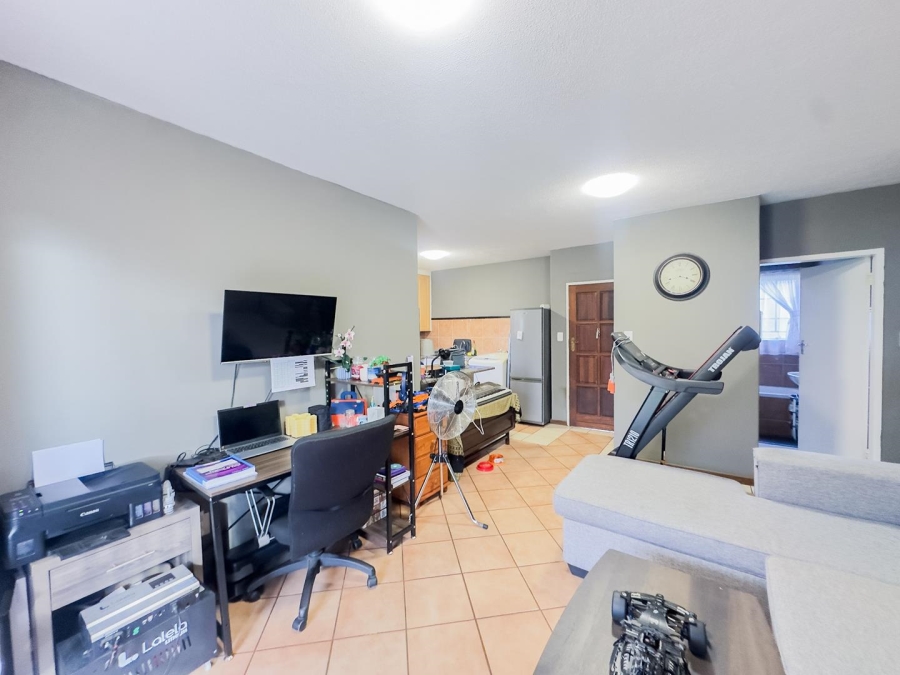 To Let 2 Bedroom Property for Rent in Mooikloof Ridge Gauteng