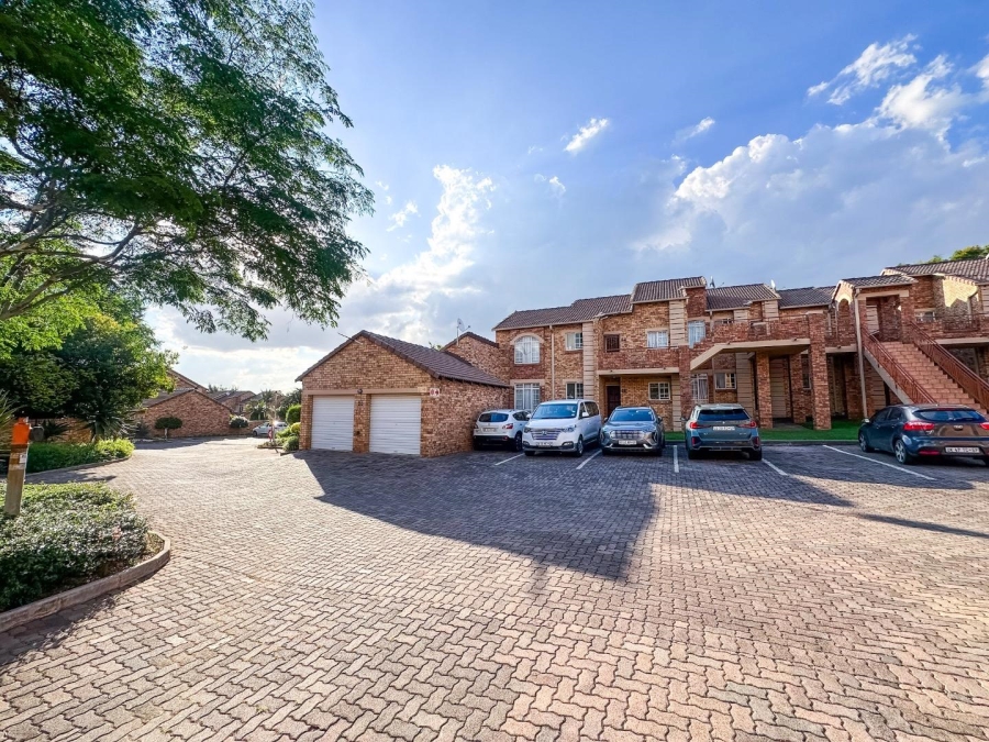 To Let 2 Bedroom Property for Rent in Mooikloof Ridge Gauteng