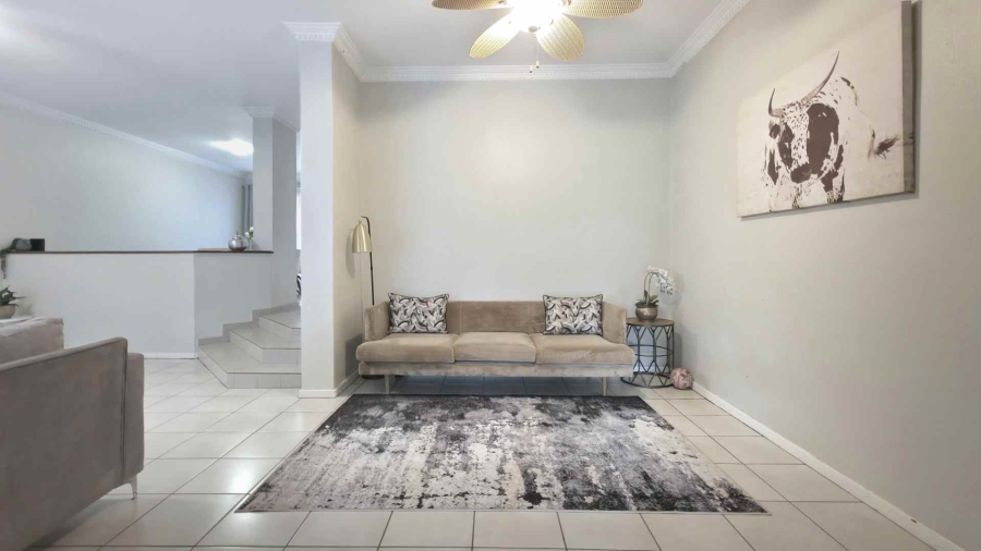 To Let 3 Bedroom Property for Rent in Sandown Gauteng