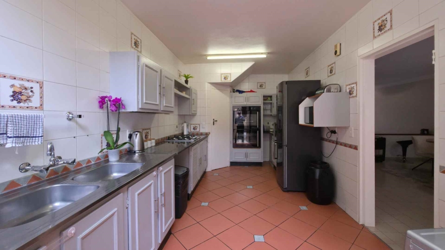 To Let 3 Bedroom Property for Rent in Sandown Gauteng