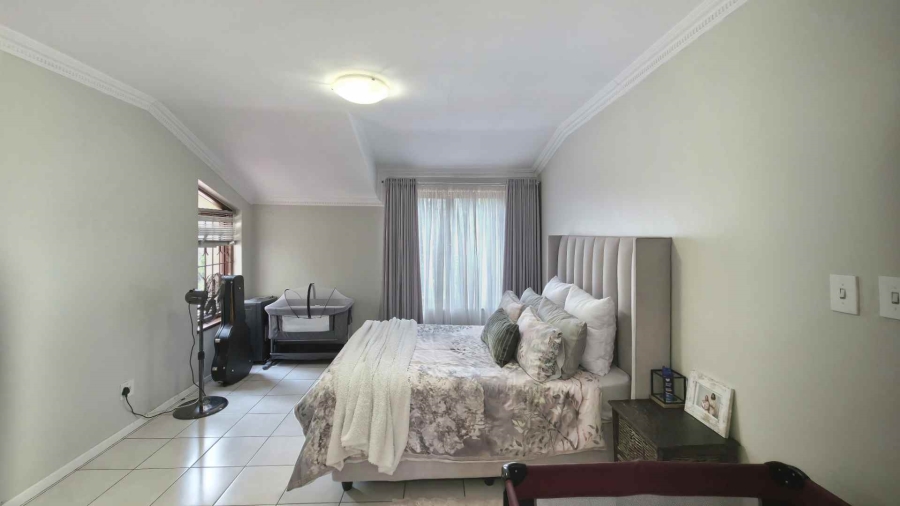 To Let 3 Bedroom Property for Rent in Sandown Gauteng
