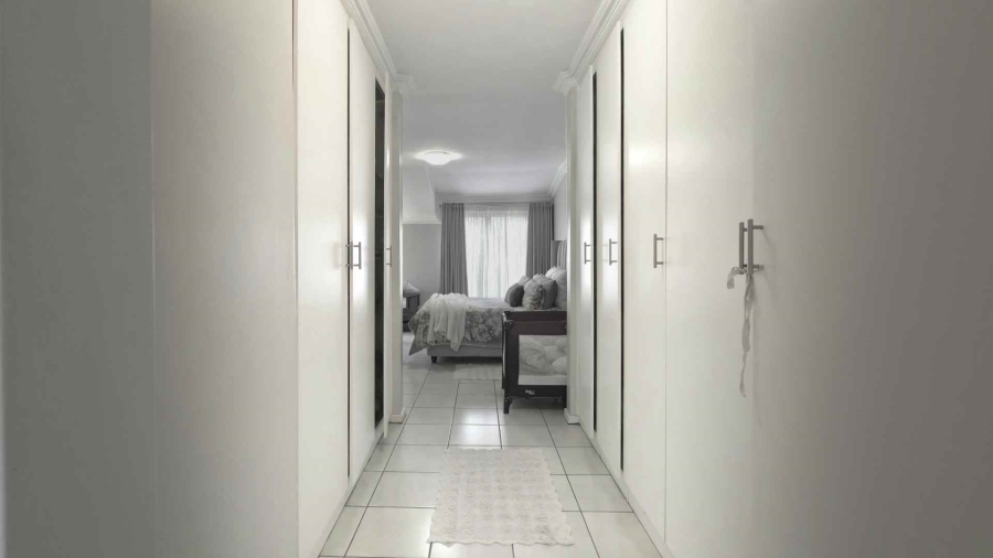 To Let 3 Bedroom Property for Rent in Sandown Gauteng