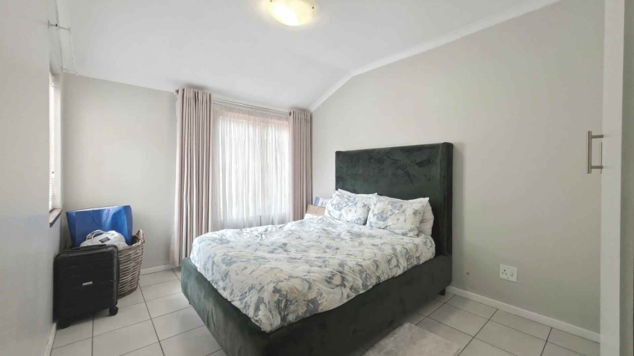 To Let 3 Bedroom Property for Rent in Sandown Gauteng