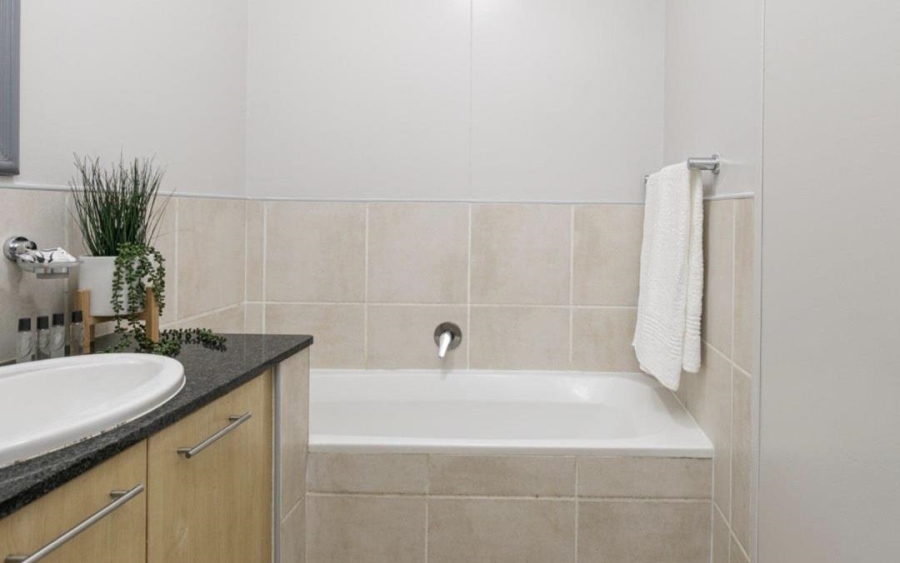 To Let 2 Bedroom Property for Rent in Morningside Gauteng