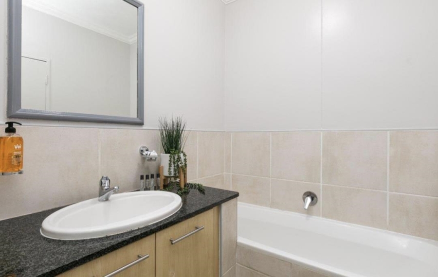 To Let 2 Bedroom Property for Rent in Morningside Gauteng