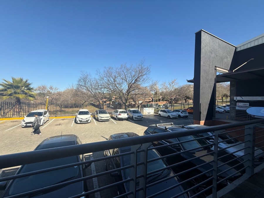 To Let Commercial Property for Rent in Bromhof Gauteng