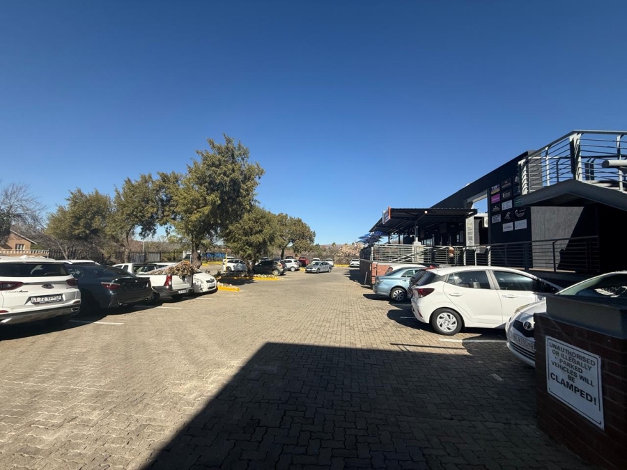 To Let Commercial Property for Rent in Bromhof Gauteng