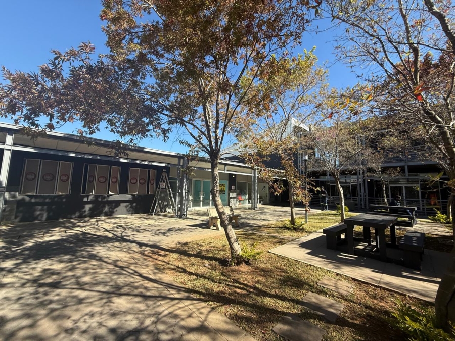 To Let Commercial Property for Rent in Bromhof Gauteng