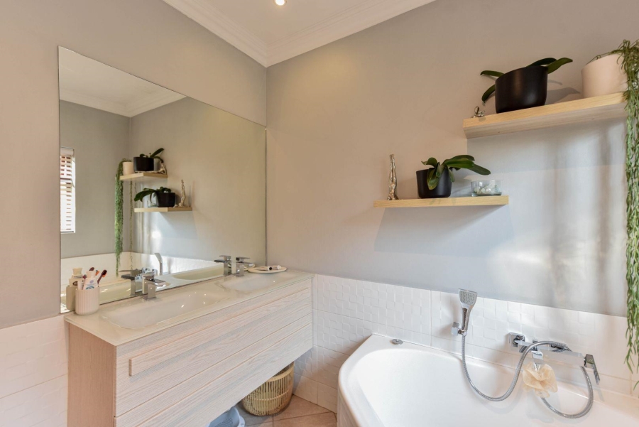 3 Bedroom Property for Sale in Moreleta Park Gauteng
