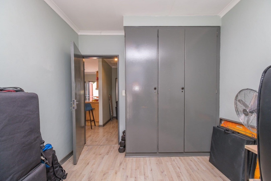 2 Bedroom Property for Sale in Die Hoewes Gauteng