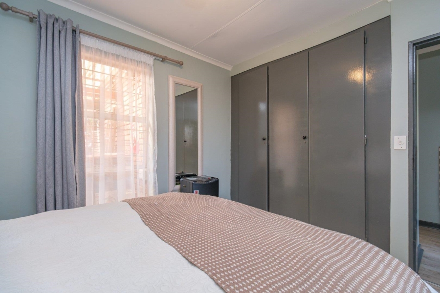 2 Bedroom Property for Sale in Die Hoewes Gauteng
