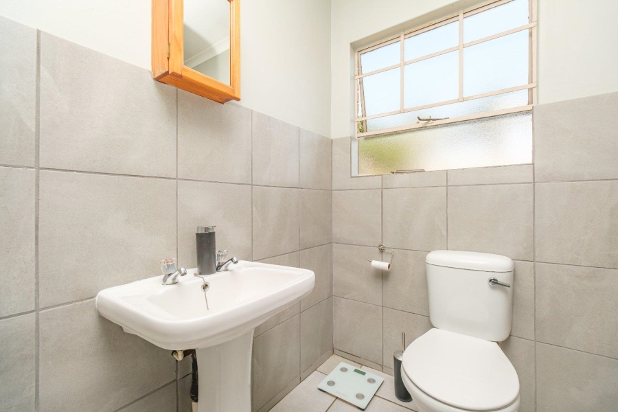 2 Bedroom Property for Sale in Die Hoewes Gauteng