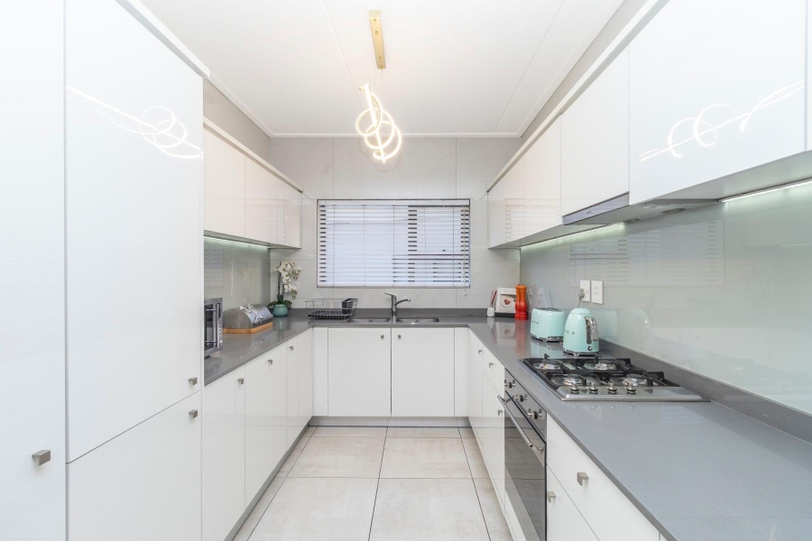 To Let 3 Bedroom Property for Rent in The Polofields Gauteng