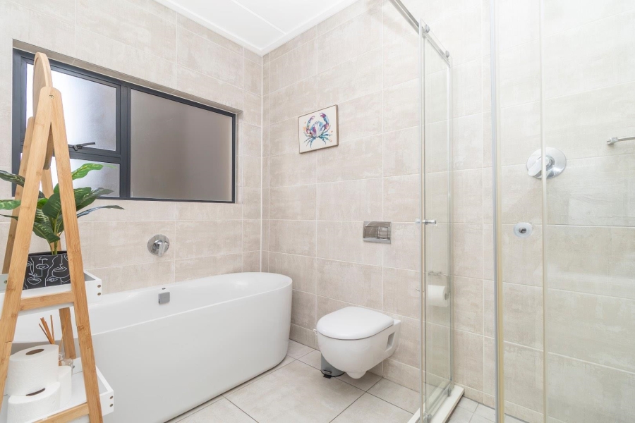 To Let 3 Bedroom Property for Rent in The Polofields Gauteng