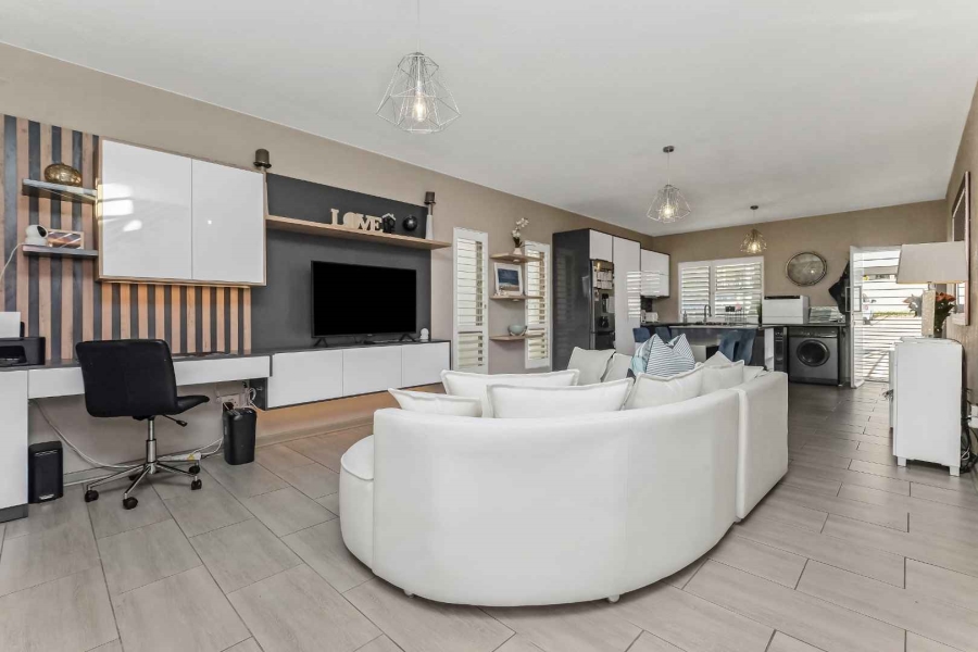 2 Bedroom Property for Sale in Lonehill Gauteng