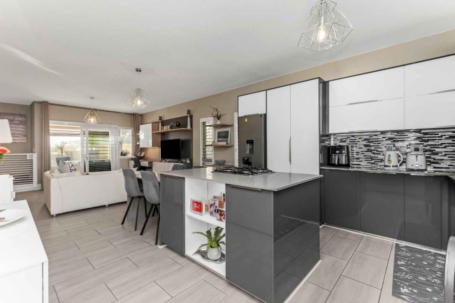 2 Bedroom Property for Sale in Lonehill Gauteng