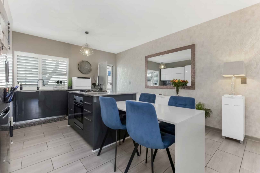 2 Bedroom Property for Sale in Lonehill Gauteng
