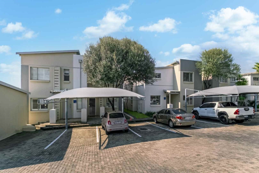 2 Bedroom Property for Sale in Lonehill Gauteng