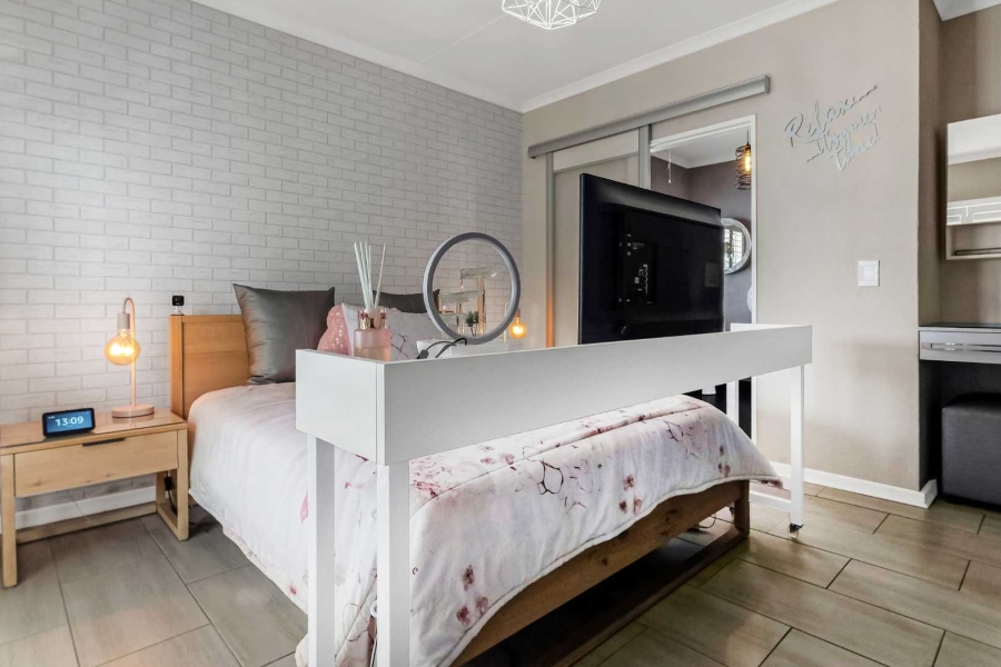 2 Bedroom Property for Sale in Lonehill Gauteng