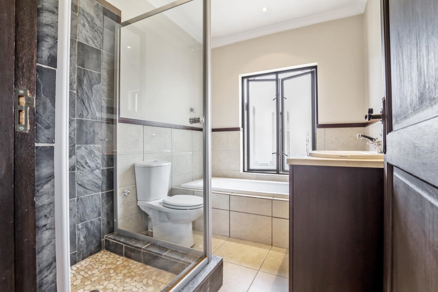 To Let 4 Bedroom Property for Rent in Dainfern Valley Gauteng