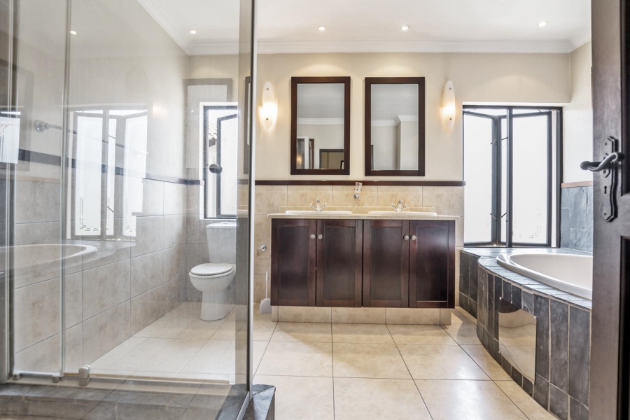 To Let 4 Bedroom Property for Rent in Dainfern Valley Gauteng