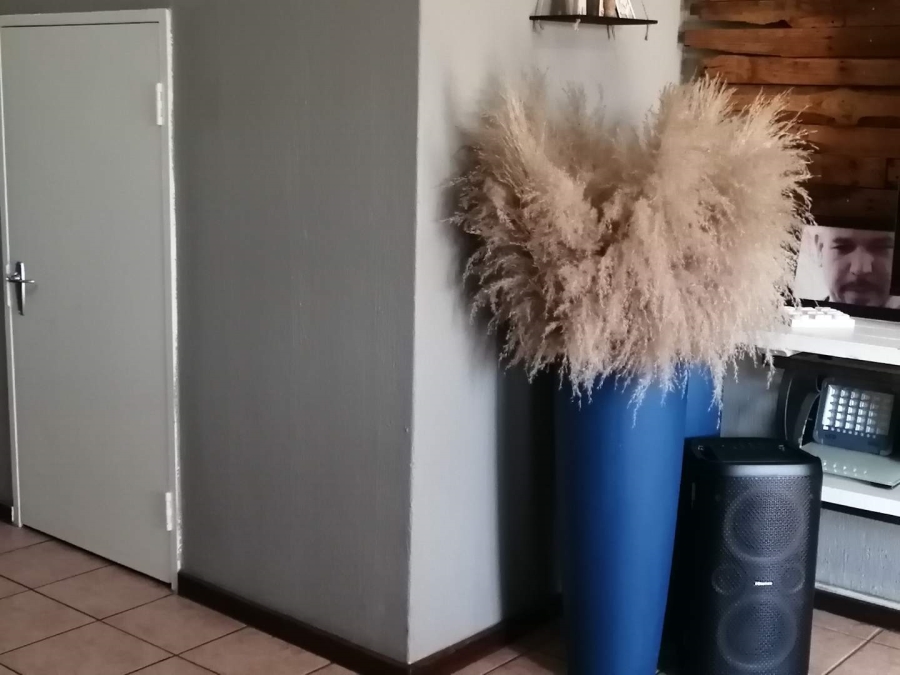 2 Bedroom Property for Sale in Freeway Park Gauteng