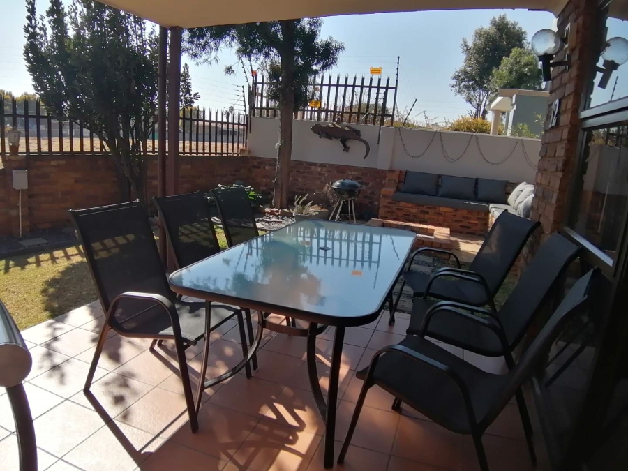 2 Bedroom Property for Sale in Freeway Park Gauteng