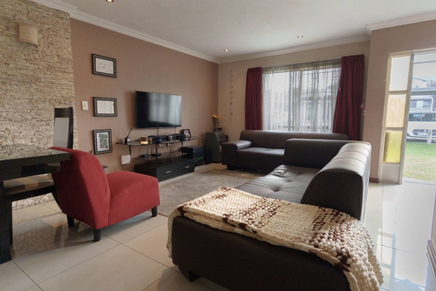 2 Bedroom Property for Sale in Weltevreden Park Gauteng