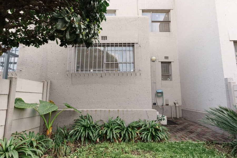 2 Bedroom Property for Sale in Weltevreden Park Gauteng