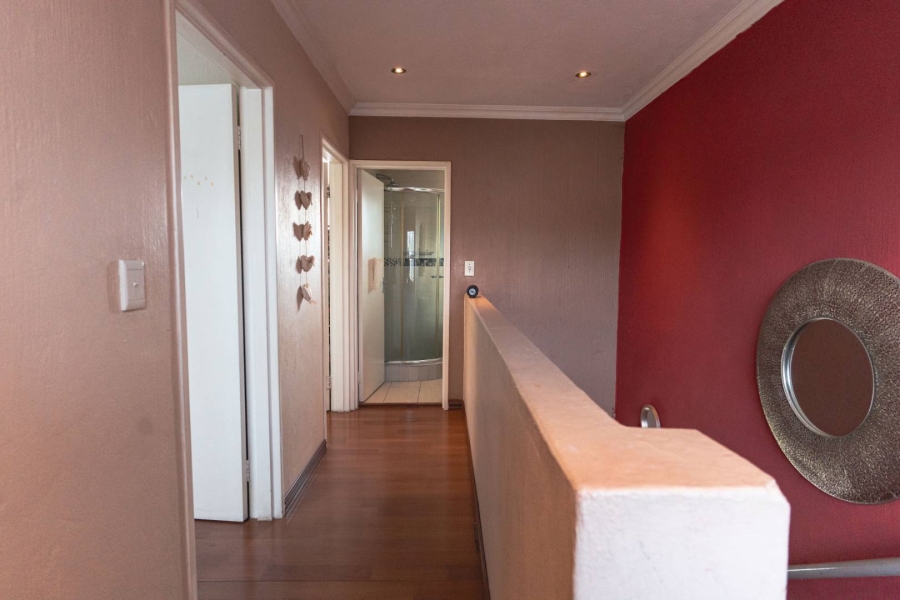 2 Bedroom Property for Sale in Weltevreden Park Gauteng