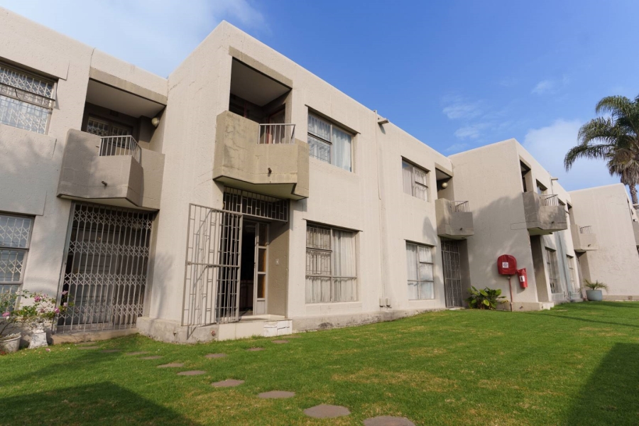 2 Bedroom Property for Sale in Weltevreden Park Gauteng