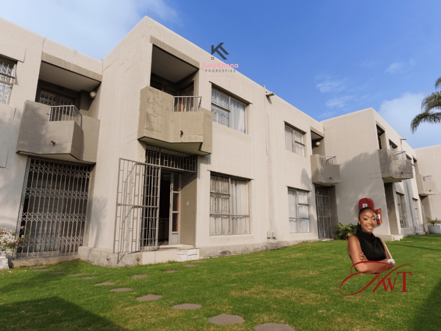 2 Bedroom Property for Sale in Weltevreden Park Gauteng