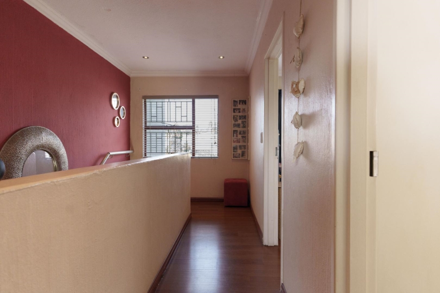2 Bedroom Property for Sale in Weltevreden Park Gauteng