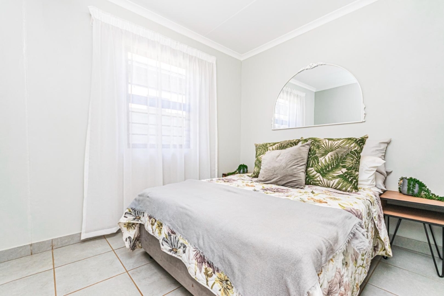 2 Bedroom Property for Sale in Protea Glen Gauteng