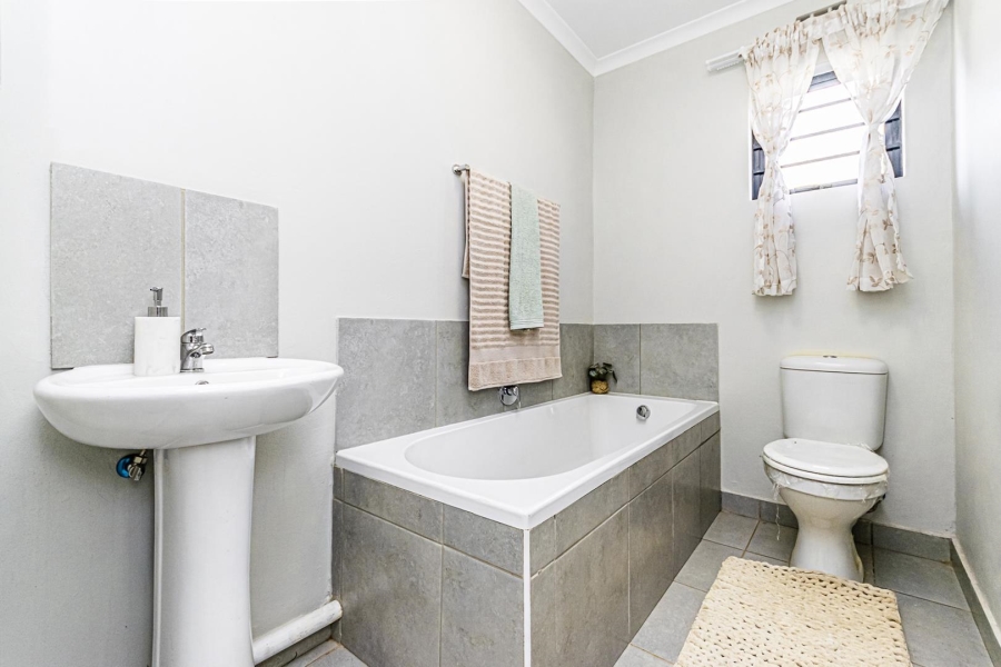 2 Bedroom Property for Sale in Protea Glen Gauteng