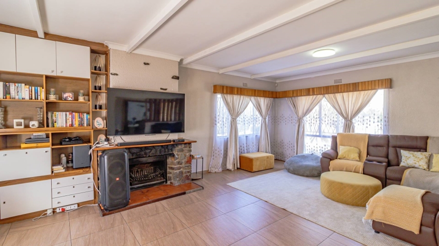 3 Bedroom Property for Sale in Meredale Gauteng