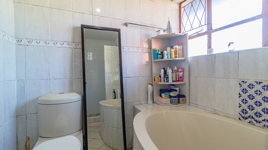 3 Bedroom Property for Sale in Meredale Gauteng