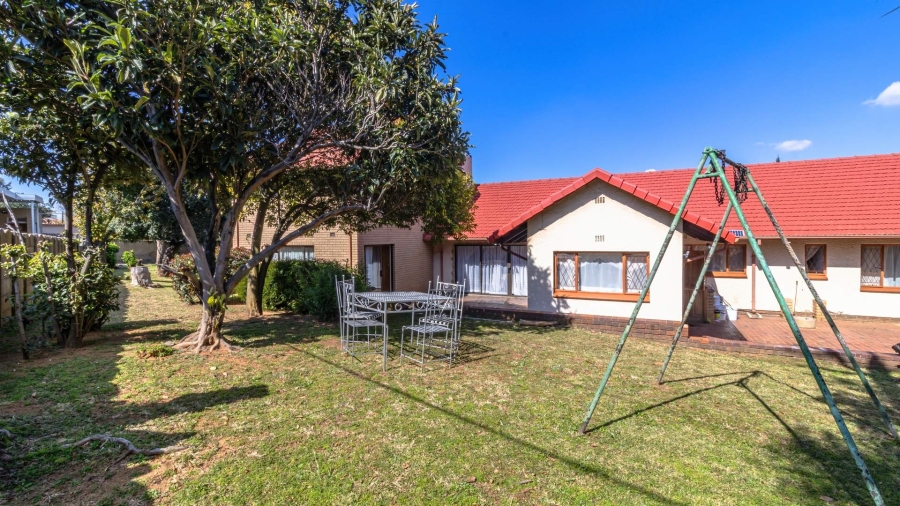 3 Bedroom Property for Sale in Meredale Gauteng