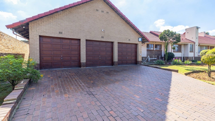 3 Bedroom Property for Sale in Meredale Gauteng