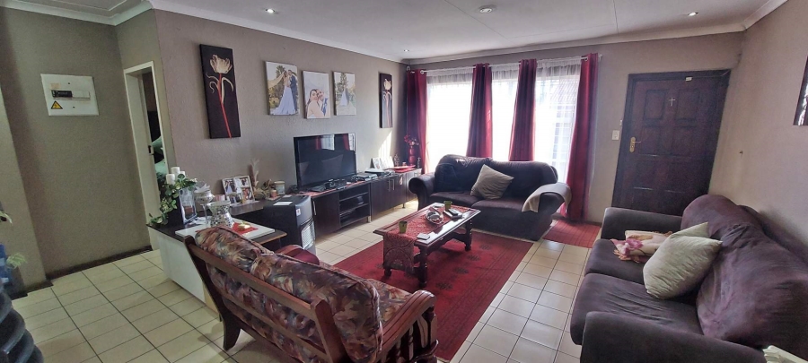 2 Bedroom Property for Sale in Mayberry Park Gauteng