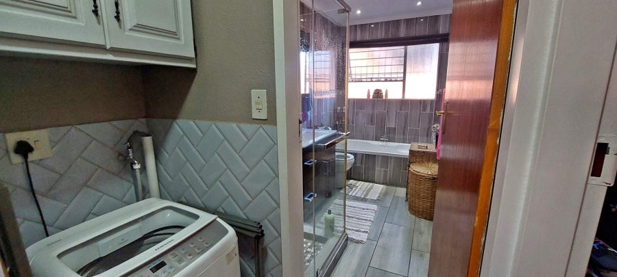 2 Bedroom Property for Sale in Mayberry Park Gauteng