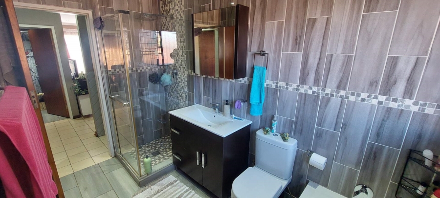 2 Bedroom Property for Sale in Mayberry Park Gauteng