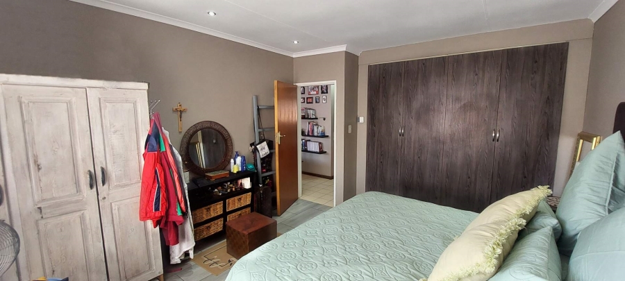 2 Bedroom Property for Sale in Mayberry Park Gauteng