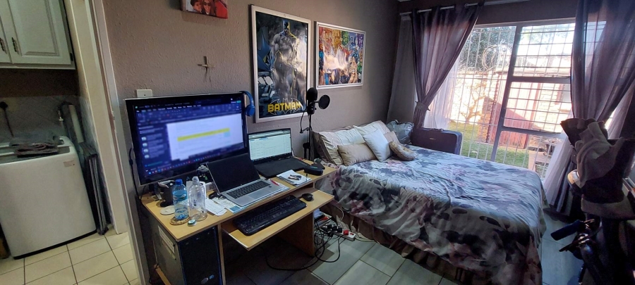 2 Bedroom Property for Sale in Mayberry Park Gauteng