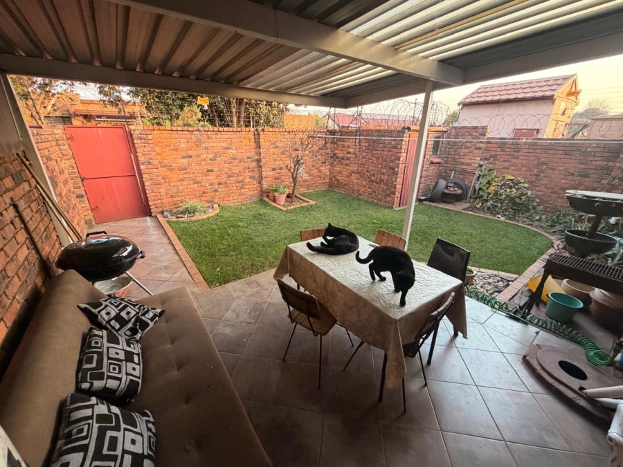2 Bedroom Property for Sale in Mayberry Park Gauteng
