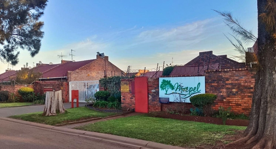 2 Bedroom Property for Sale in Mayberry Park Gauteng