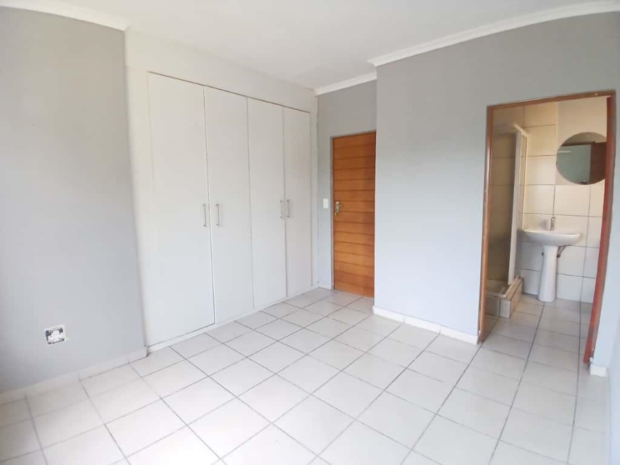 2 Bedroom Property for Sale in South Crest Gauteng
