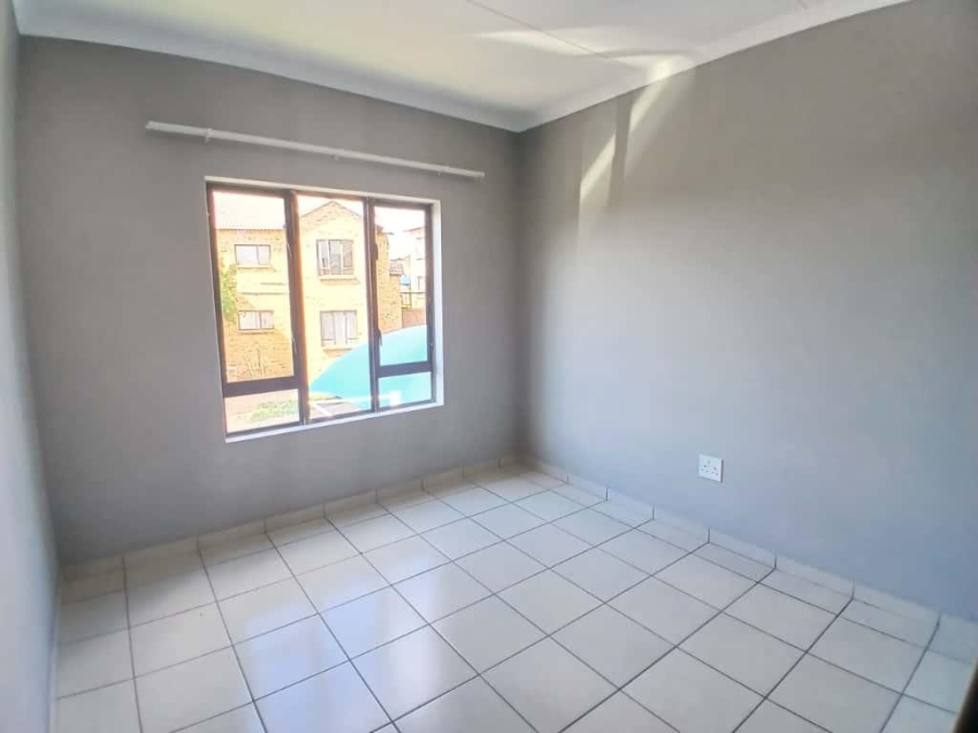 2 Bedroom Property for Sale in South Crest Gauteng