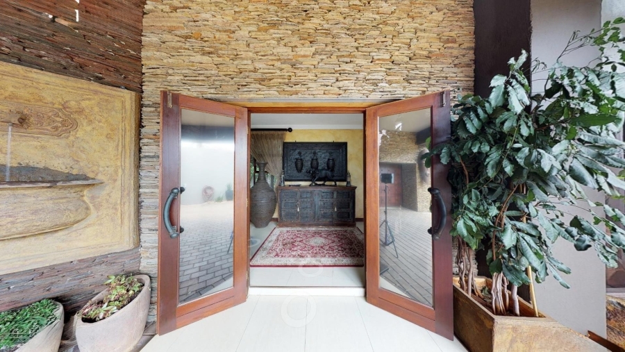 7 Bedroom Property for Sale in Silver Lakes Gauteng