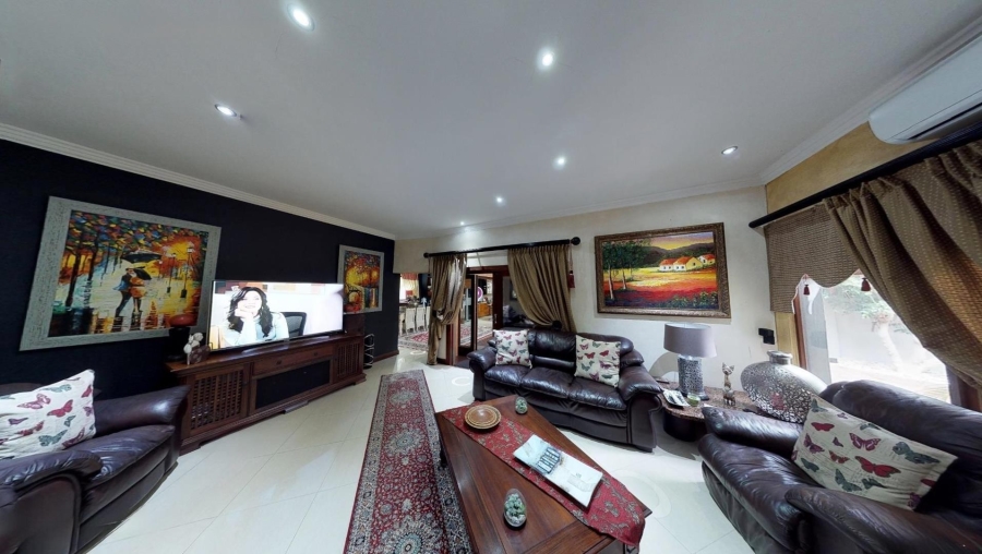 7 Bedroom Property for Sale in Silver Lakes Gauteng